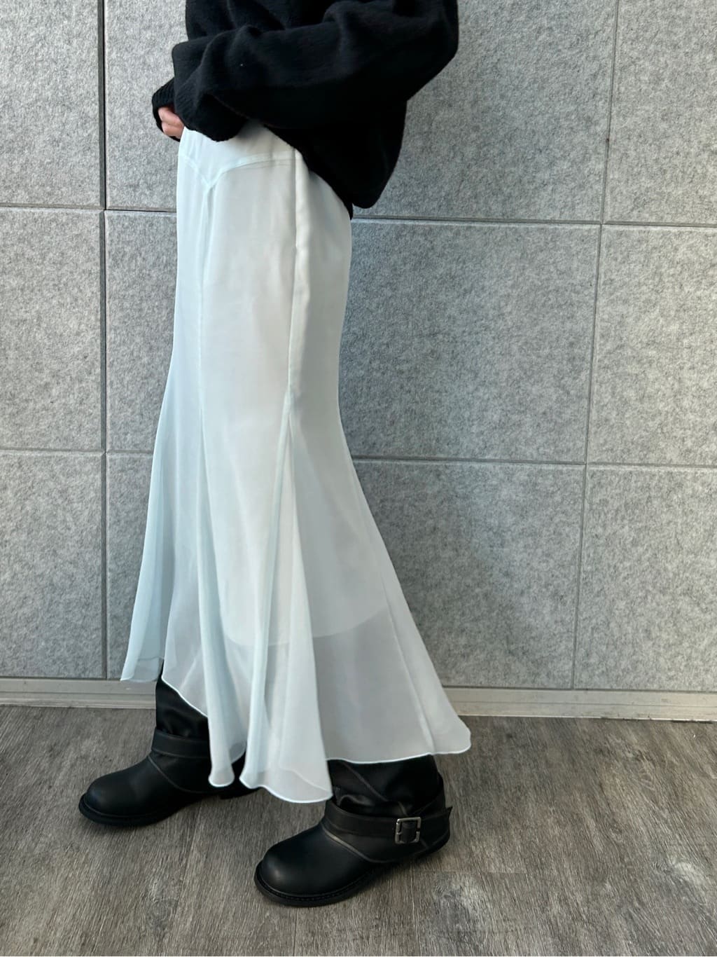 harunaさんの「CODE A｜M cloudy over V pullover」を使ったコーディネート
