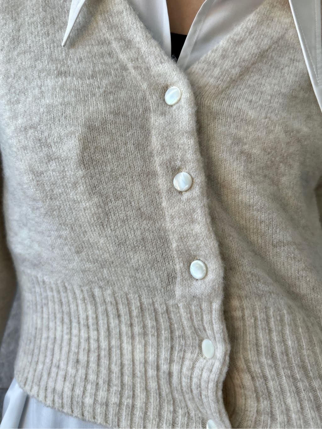 harunaさんの「CODE A｜M cloudy puff cardigan」を使ったコーディネート