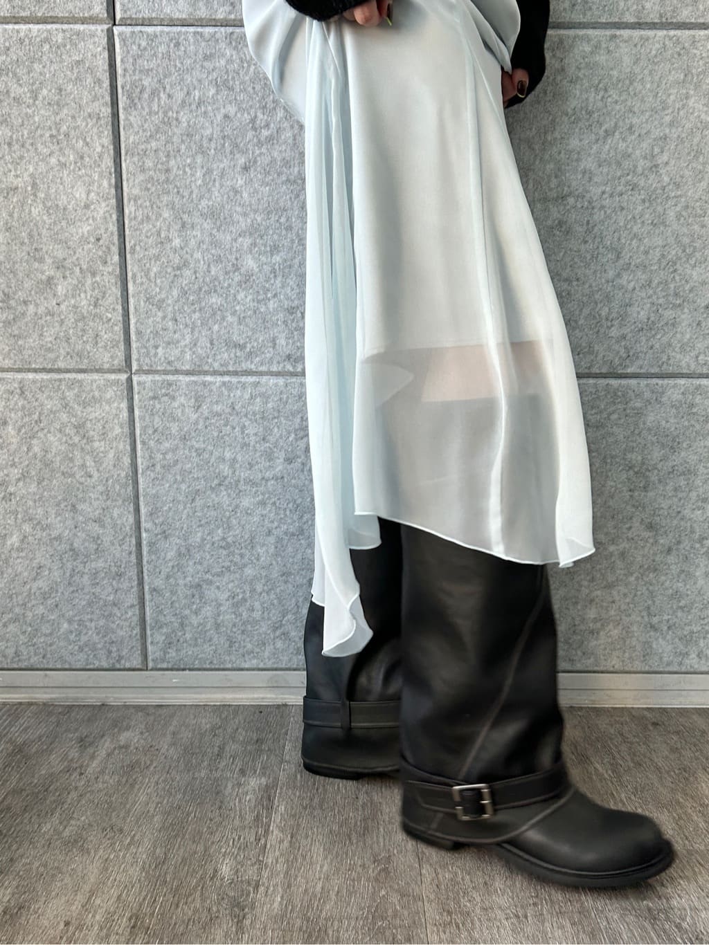 harunaさんの「CODE A｜M cloudy over V pullover」を使ったコーディネート