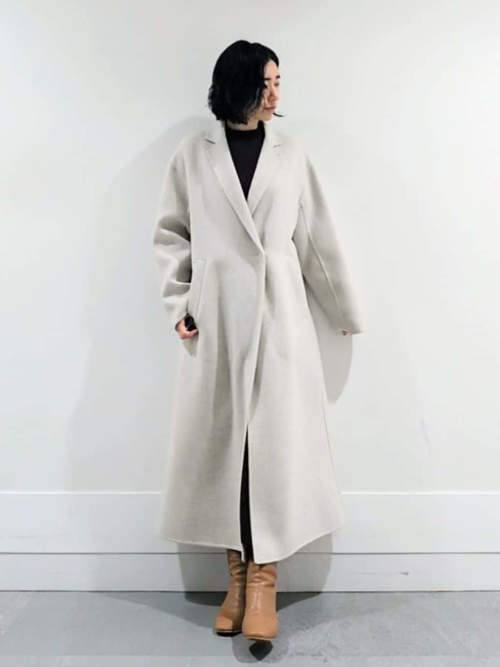 ミズタさんの「UNTITLED｜【ロング丈/軽やか】テーラード　リバーコート」を使ったコーディネート