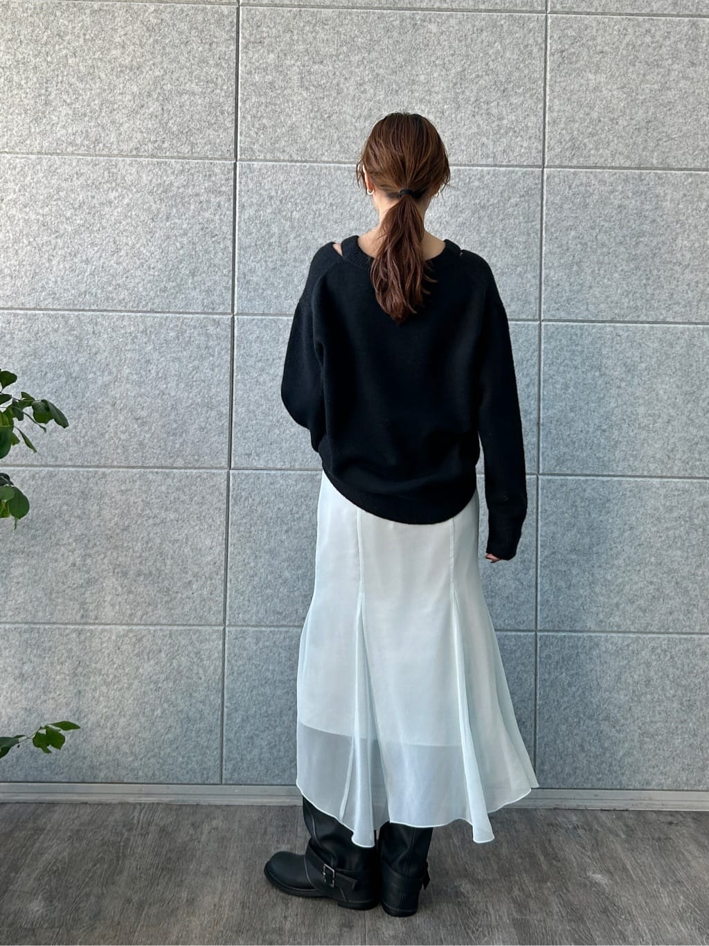 harunaさんの「CODE A｜M cloudy over V pullover」を使ったコーディネート