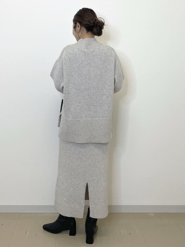 Akiさんの「OPAQUE.CLIP｜ラメスパンコールナロースカート／セットアップ対応可【洗濯機OK】」を使ったコーディネート