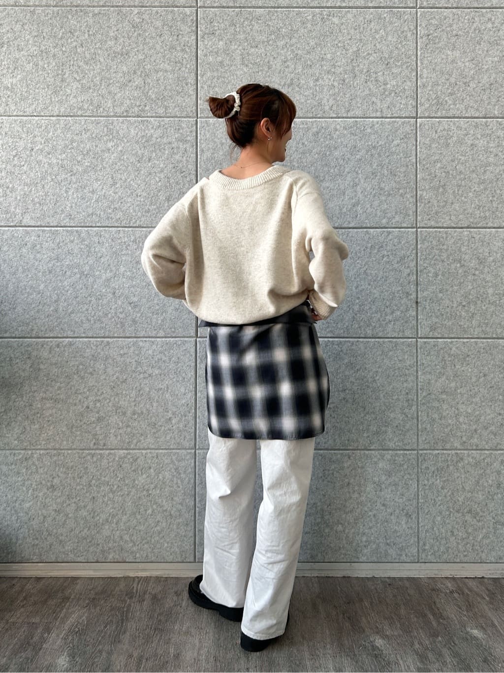 harunaさんの「CODE A｜M cloudy over V pullover」を使ったコーディネート
