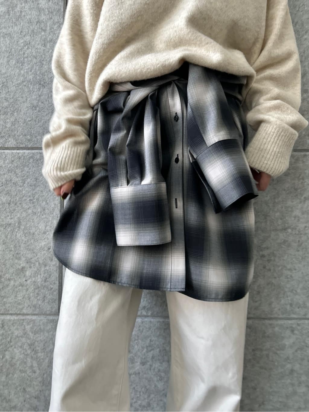 harunaさんの「CODE A｜M cloudy over V pullover」を使ったコーディネート