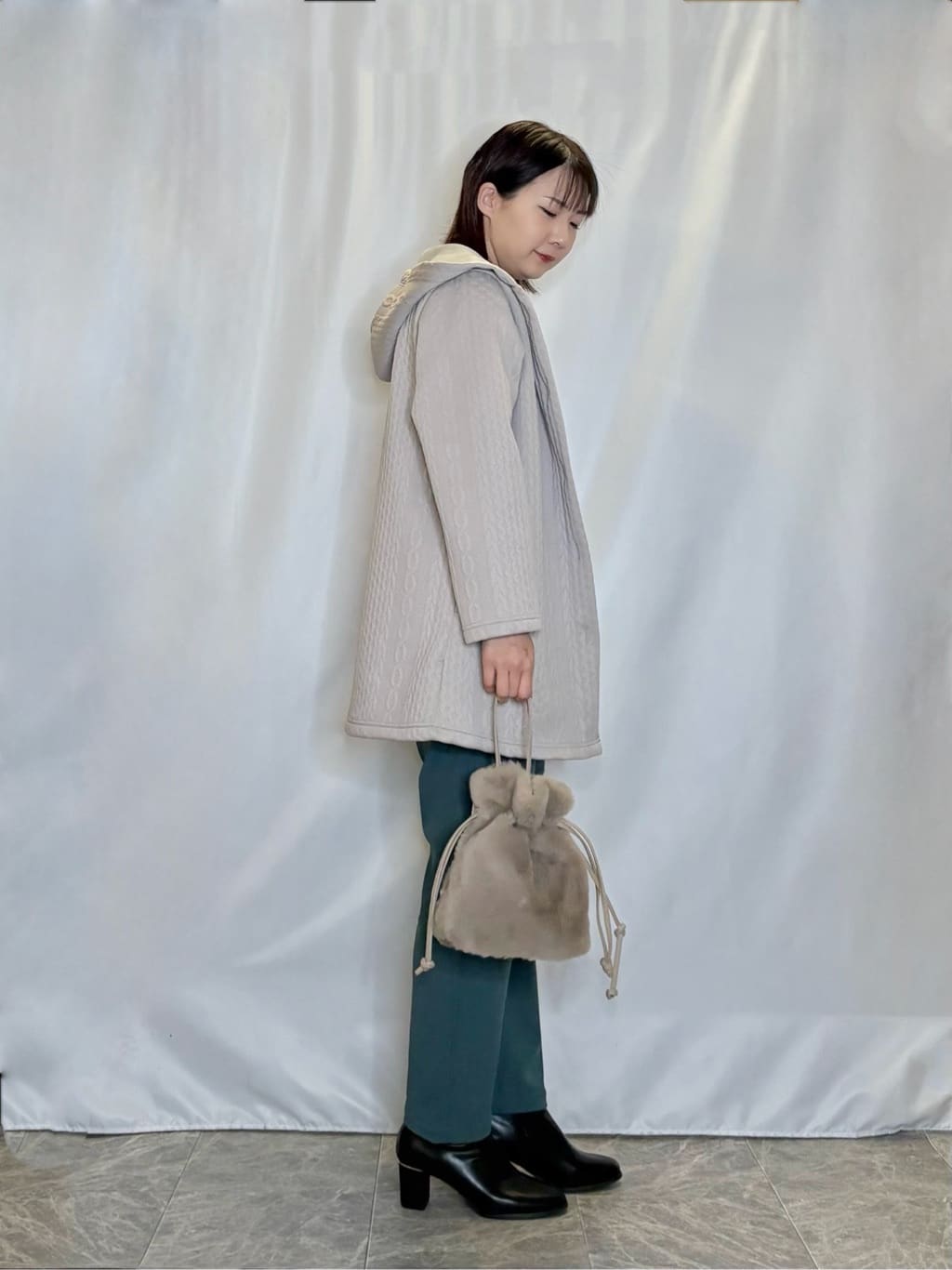 ネリさんの「SHOO･LA･RUE｜【絶妙なゆるピタ/洗濯機可】ちくちくしにくい リブハイネックやわらかニット」を使ったコーディネート