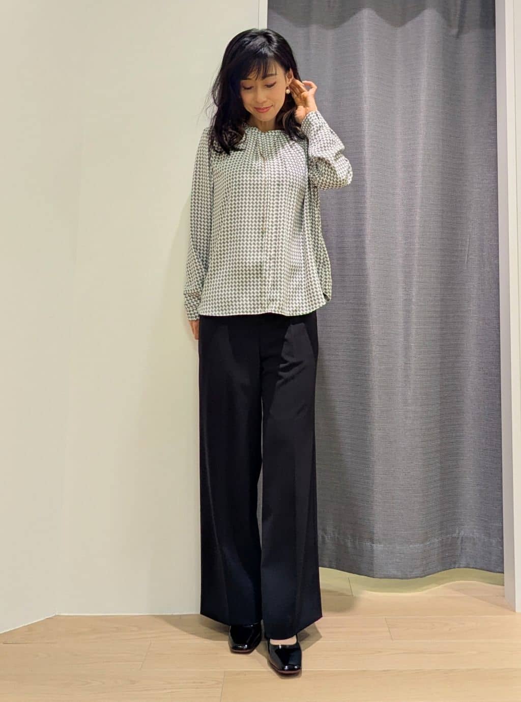 miiさんの「INDIVI｜【洗える／UVケア／スーツ】ストレッチワイドパンツ」を使ったコーディネート
