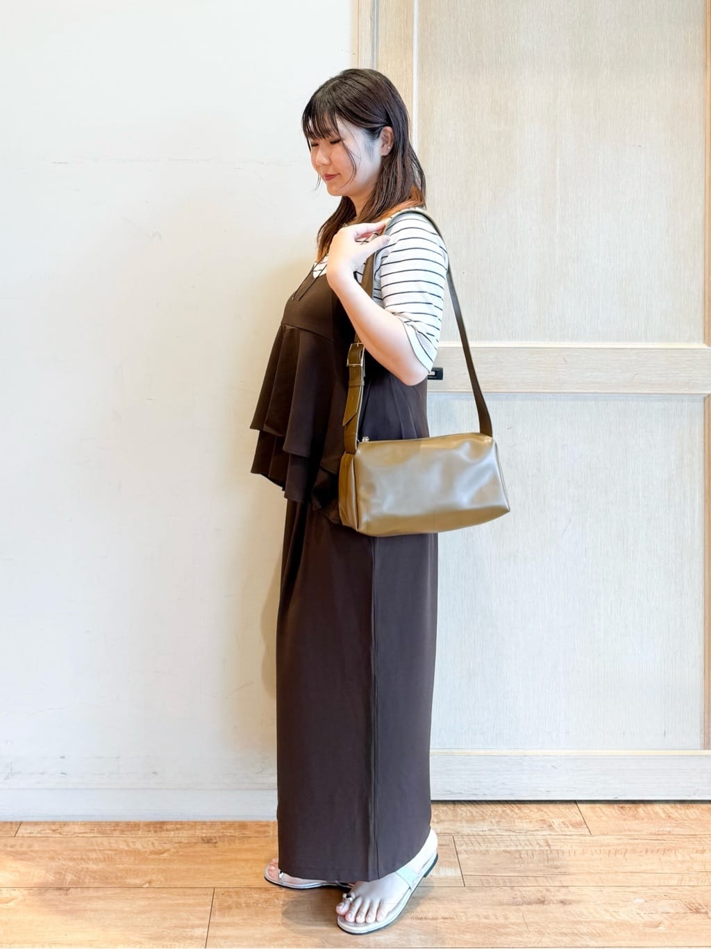 愛さんの「SHOO･LA･RUE｜【S-LL/セットアップ可/ひんやり】女性らしさ溢れる ティアードキャミソール」を使ったコーディネート