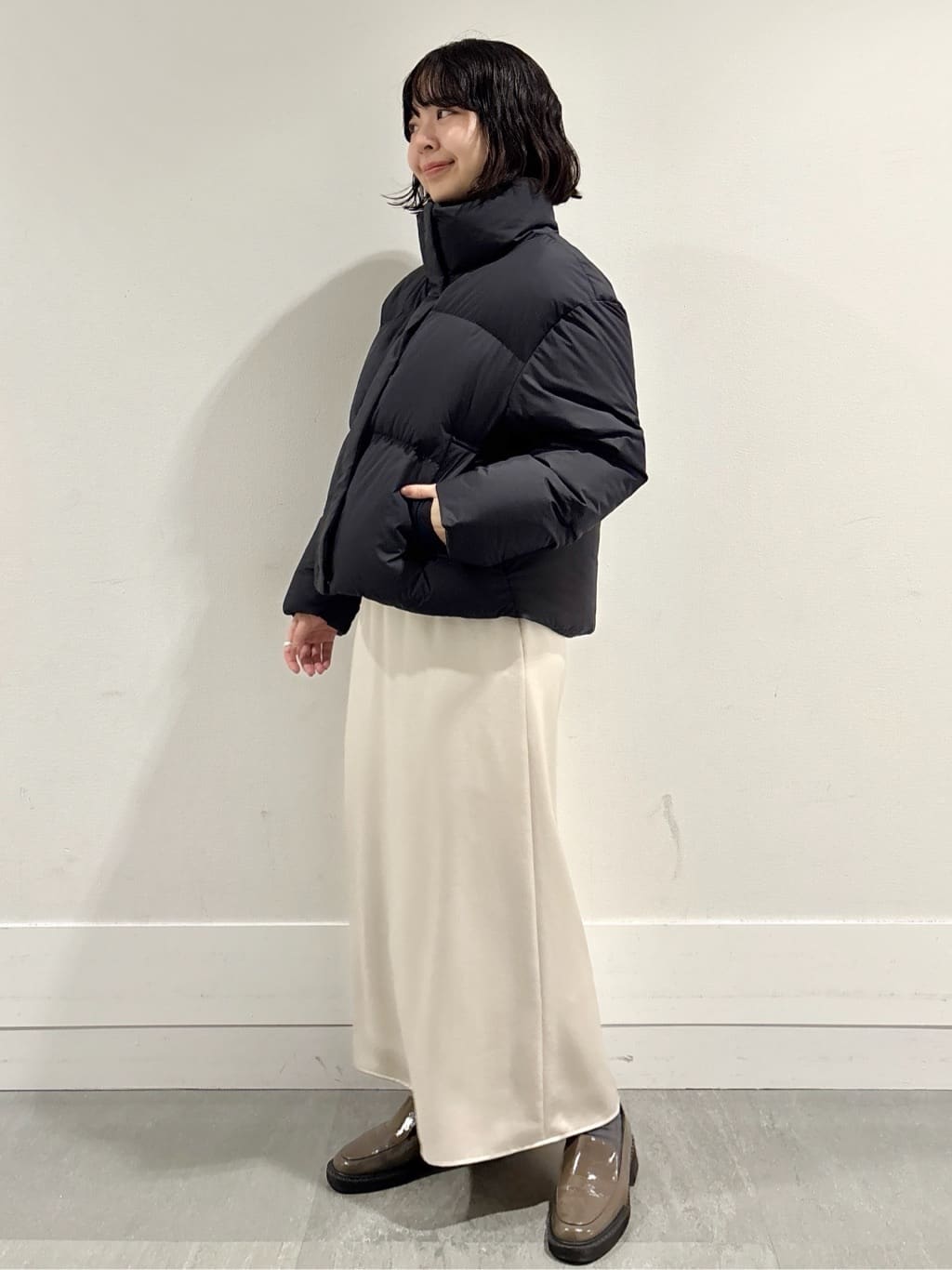 モエカさんの「UNTITLED｜【8色展開／コンパクト丈】レーヨン混 コクーンニット」を使ったコーディネート