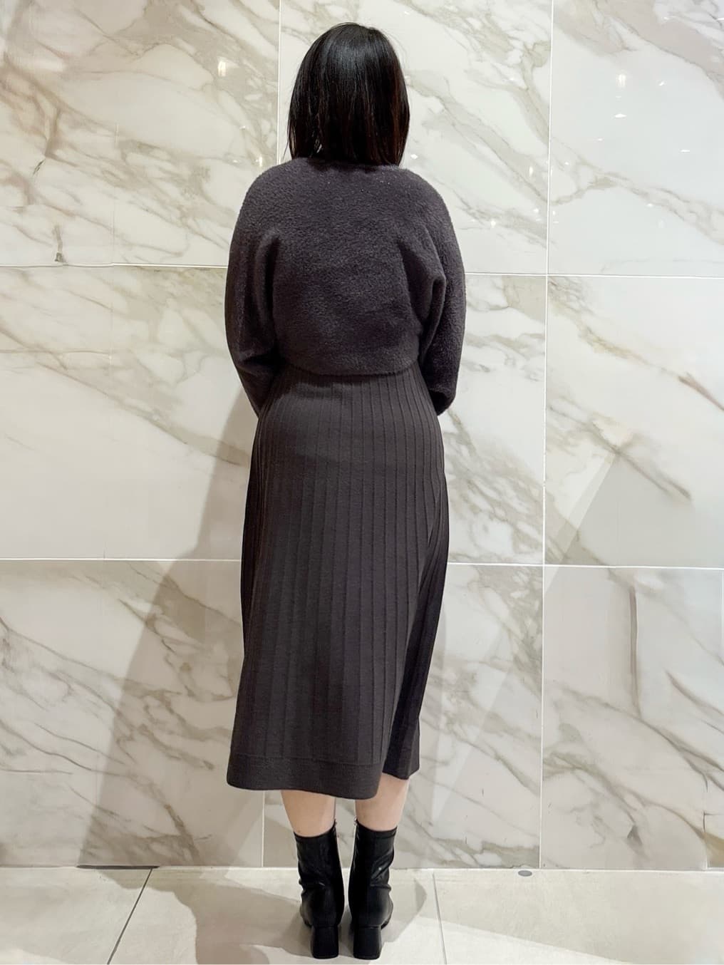 マキさんの「index｜ラメフェザープルオーバーセット ニットワンピース【洗濯機OK】《XS～LL》」を使ったコーディネート