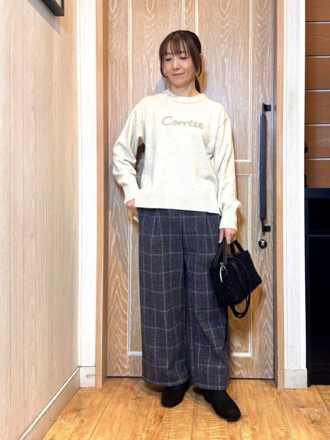 KAORIさんの「SHOO･LA･RUE｜【S-LL/洗濯機可】ふわふわがやみつきになる柔らかさ スウェットライクロゴニット」を使ったコーディネート
