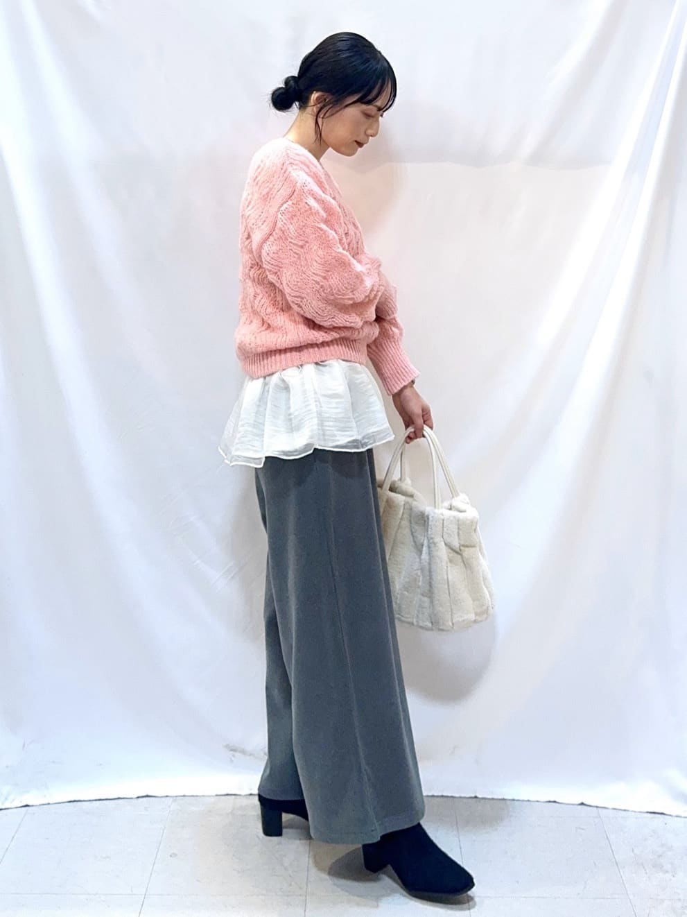 𝐇𝐢𝐫𝐨𝐦𝐢さんの「SHOO･LA･RUE｜【撥水/洗える】ショートフーディーダウン」を使ったコーディネート