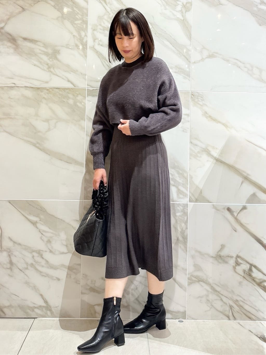 マキさんの「index｜ラメフェザープルオーバーセット ニットワンピース【洗濯機OK】《XS～LL》」を使ったコーディネート