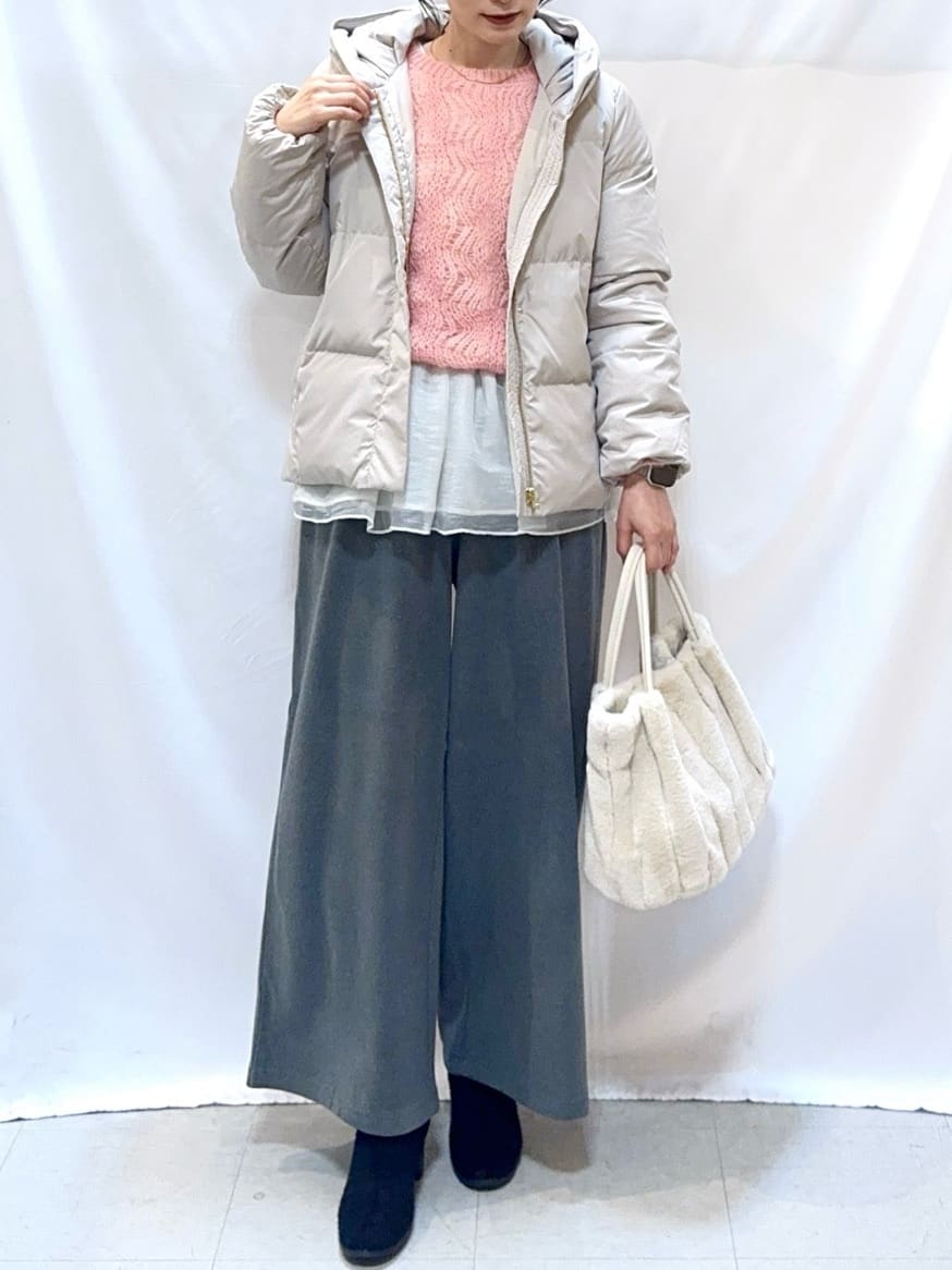 𝐇𝐢𝐫𝐨𝐦𝐢さんの「SHOO･LA･RUE｜【撥水/洗える】ショートフーディーダウン」を使ったコーディネート