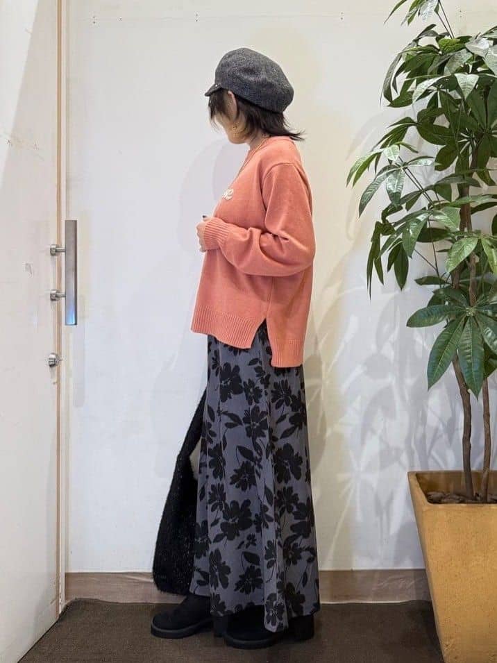 misakiさんの「SHOO･LA･RUE｜【S-LL/洗濯機可】ふわふわがやみつきになる柔らかさ スウェットライクロゴニット」を使ったコーディネート