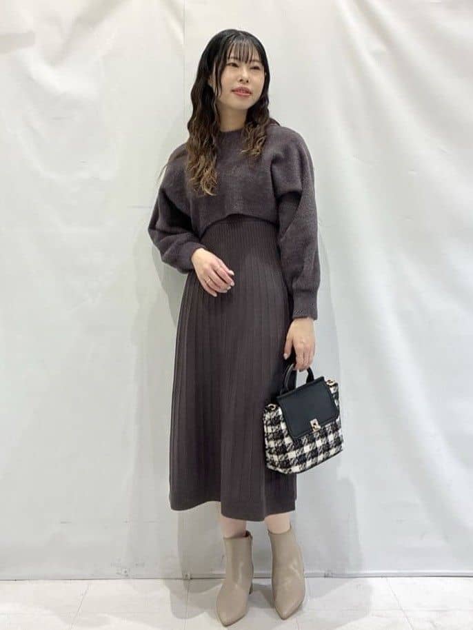 komaさんの「OPAQUE.CLIP｜ラメフェザープルオーバーセット ニットワンピース【洗濯機OK】《XS～LL》」を使ったコーディネート