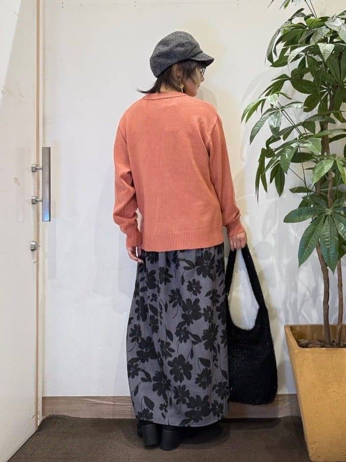 misakiさんの「SHOO･LA･RUE｜【S-LL/洗濯機可】ふわふわがやみつきになる柔らかさ スウェットライクロゴニット」を使ったコーディネート