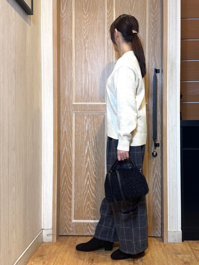KAORIさんの「SHOO･LA･RUE｜【S-LL/洗濯機可】ふわふわがやみつきになる柔らかさ スウェットライクロゴニット」を使ったコーディネート