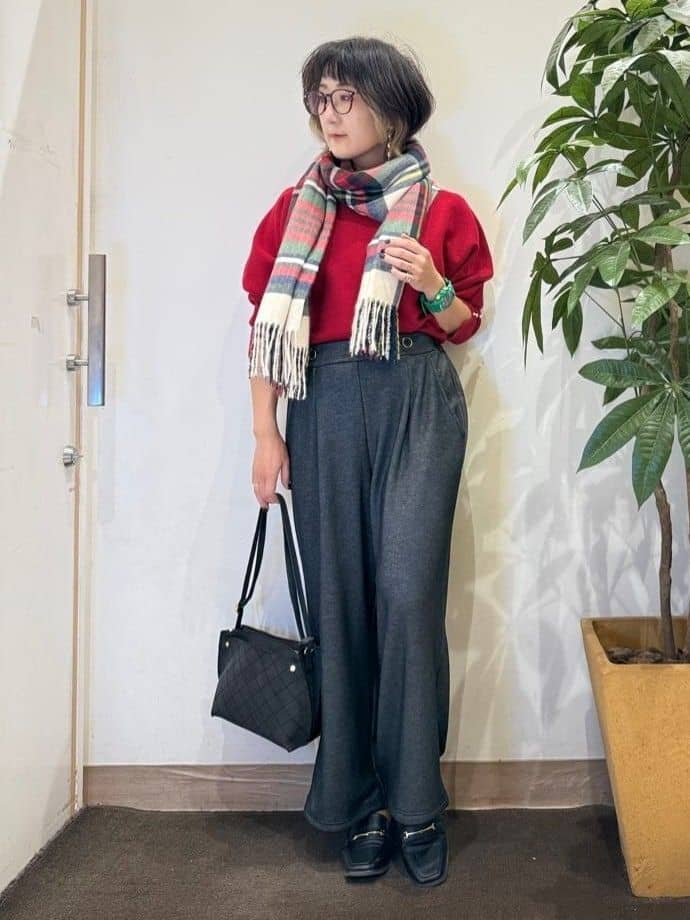 misakiさんの「SHOO･LA･RUE｜【高レビュー】デニム見え 裏起毛ワイドパンツ」を使ったコーディネート