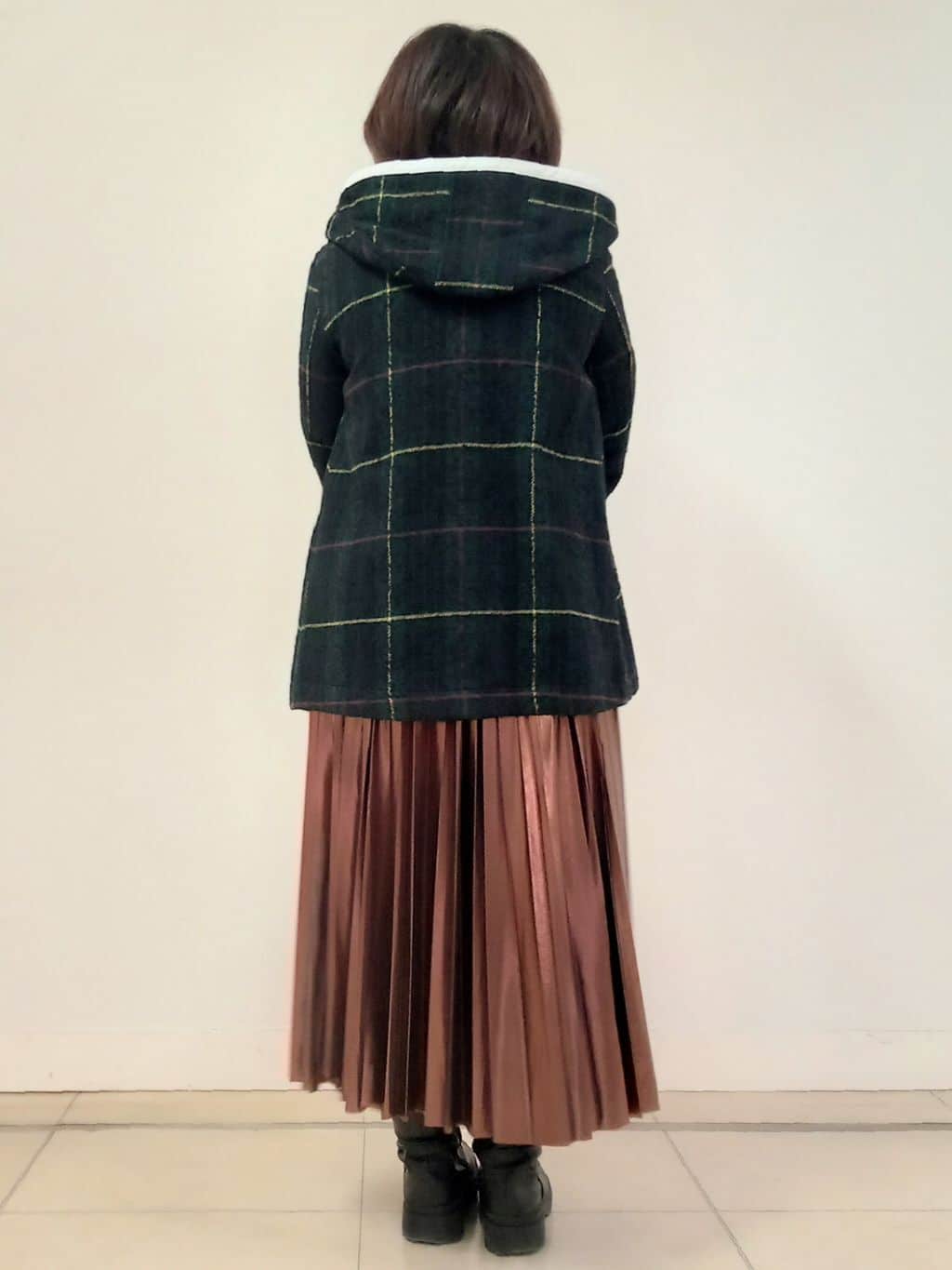 emiさんの「DRESSTERIOR｜◆【洗える/ストレッチ性/オンオフ】箔プリントプリーツスカート」を使ったコーディネート