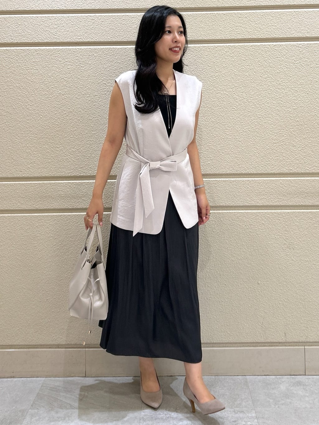 Momokaさんの「COUP DE CHANCE｜【手洗い可／日本製】カラーレスジレ」を使ったコーディネート
