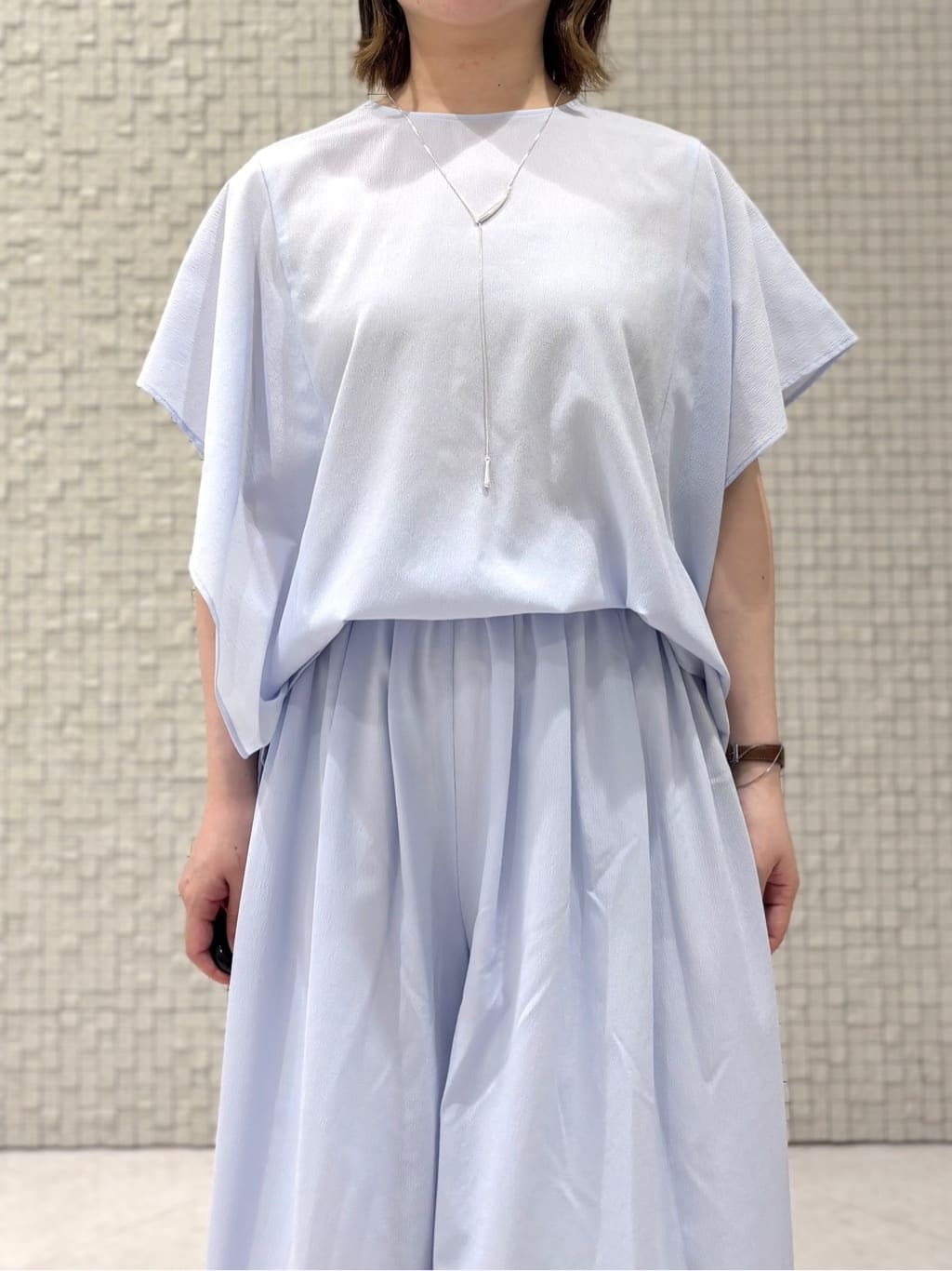 sakuさんの「INDIVI｜【体型カバー】スクエアブラウス」を使ったコーディネート