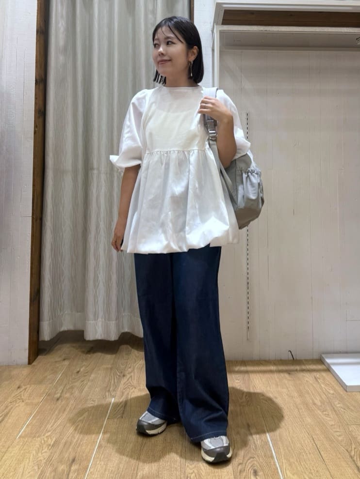 chさんの「THE SHOP TK｜バルーンスリーブペプラムチュニック【洗える】」を使ったコーディネート
