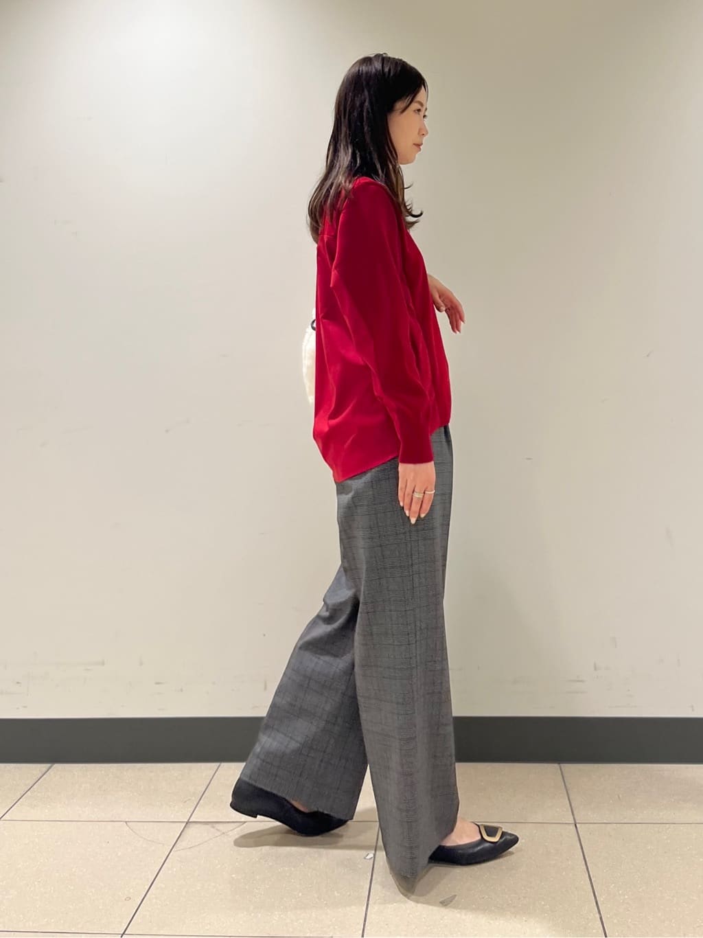 shokoさんの「INDIVI｜【洗える／選べる8色】トーンアップニット」を使ったコーディネート