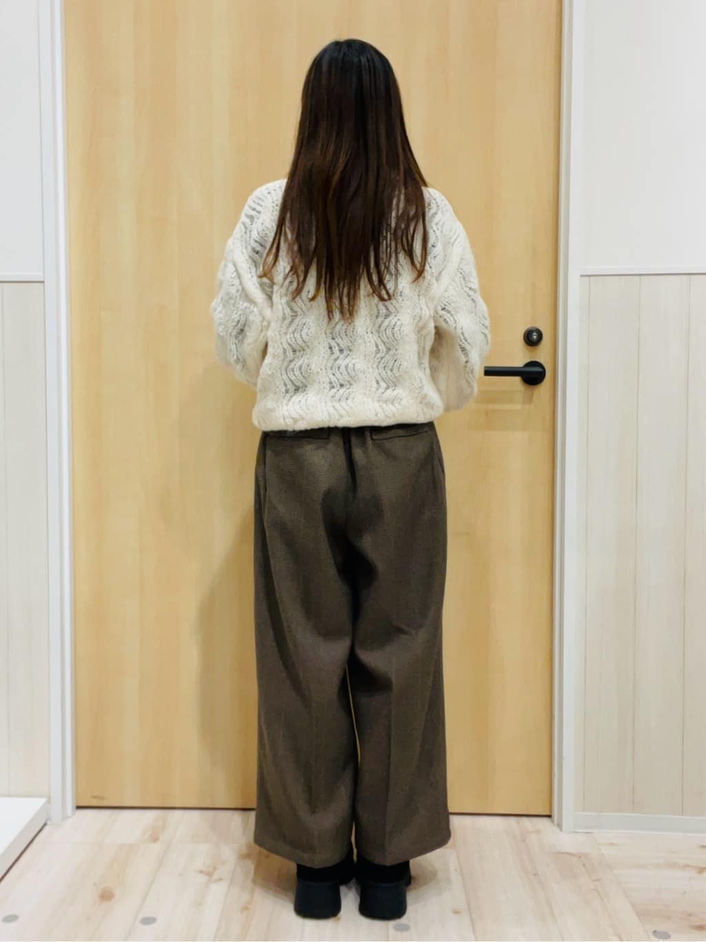 minamiさんの「SHOO･LA･RUE｜【S-LL】ふんわり大人の 透かし編みニット」を使ったコーディネート