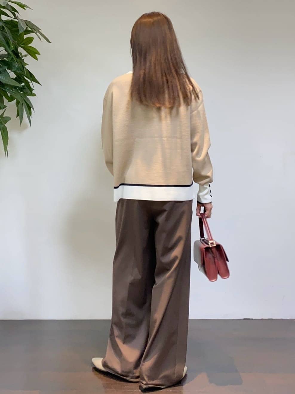 tomoさんの「UNTITLED｜【重ね着やスーツインナーに/シアー】ドットジャカード ブラウス」を使ったコーディネート