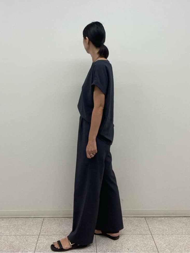 hitomiさんの「UNTITLED｜【UV/はっ水/セットアップ可】リラククールパンツ」を使ったコーディネート