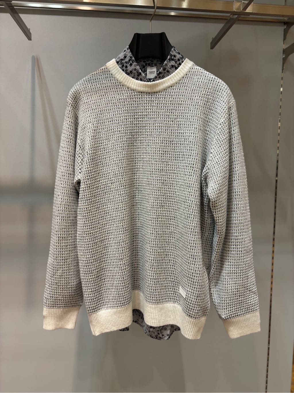 ヒナさんの「TAKEO KIKUCHI｜メランジ ニットプルオーバー」を使ったコーディネート