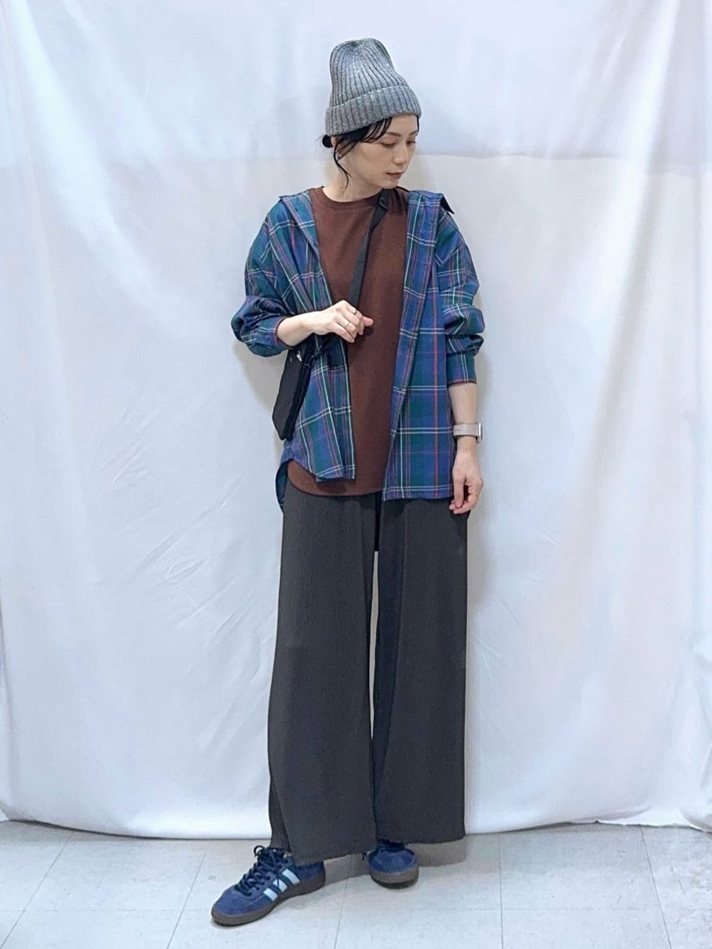 𝐇𝐢𝐫𝐨𝐦𝐢さんの「SHOO･LA･RUE｜【洗濯機可/S-LL】程よい抜け感 大人のチェックシャツ」を使ったコーディネート