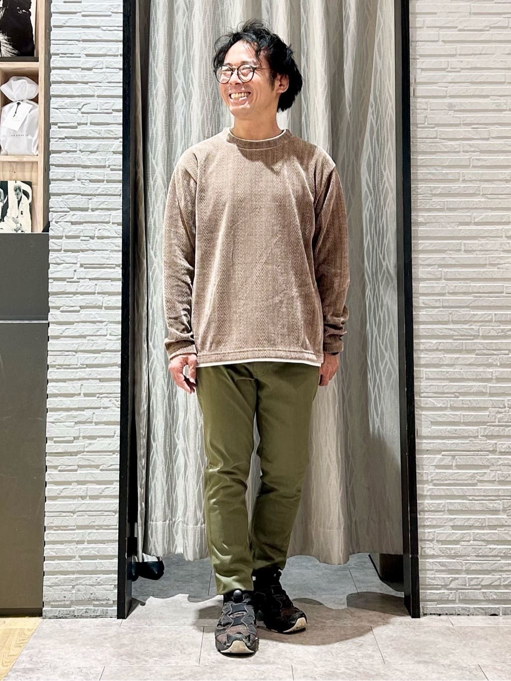 KENJI Iさんの「THE SHOP TK｜【心地良い、滑らかさ】レイヤード風ケーブル ニットソー 【洗濯機OK】」を使ったコーディネート