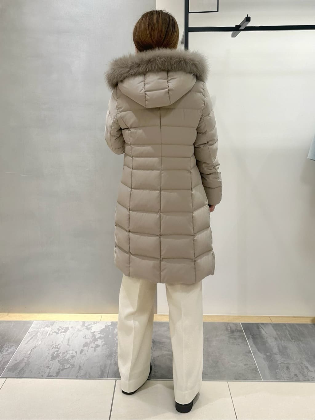 MAIさんの「INDIVI｜【名品／撥水／抗菌防臭】ロング丈リサイクルダウンコート」を使ったコーディネート