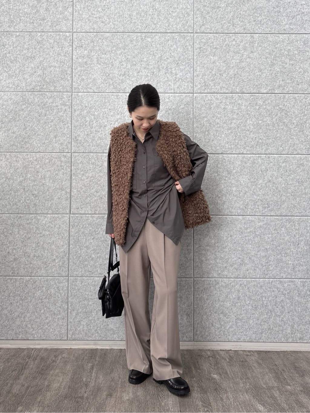 ひなさんの「INDIVI｜Comfy SET UP｜イージーストレートワイドパンツ【セットアップ対応／通勤/カセット服】」を使ったコーディネート