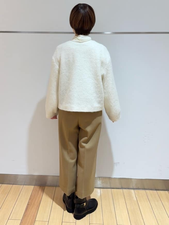あやさんの「UNTITLED｜【ジャケット風/メタルボタン】アルパカ混シャギーカーディガン」を使ったコーディネート