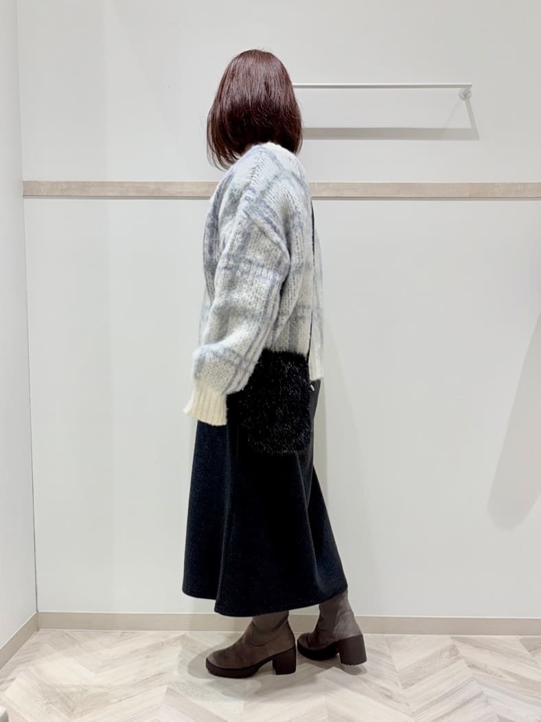 c_h_i_k_aさんの「SHOO･LA･RUE｜【S-LL】女性らしさ漂う ふわふわチェック柄ニット」を使ったコーディネート