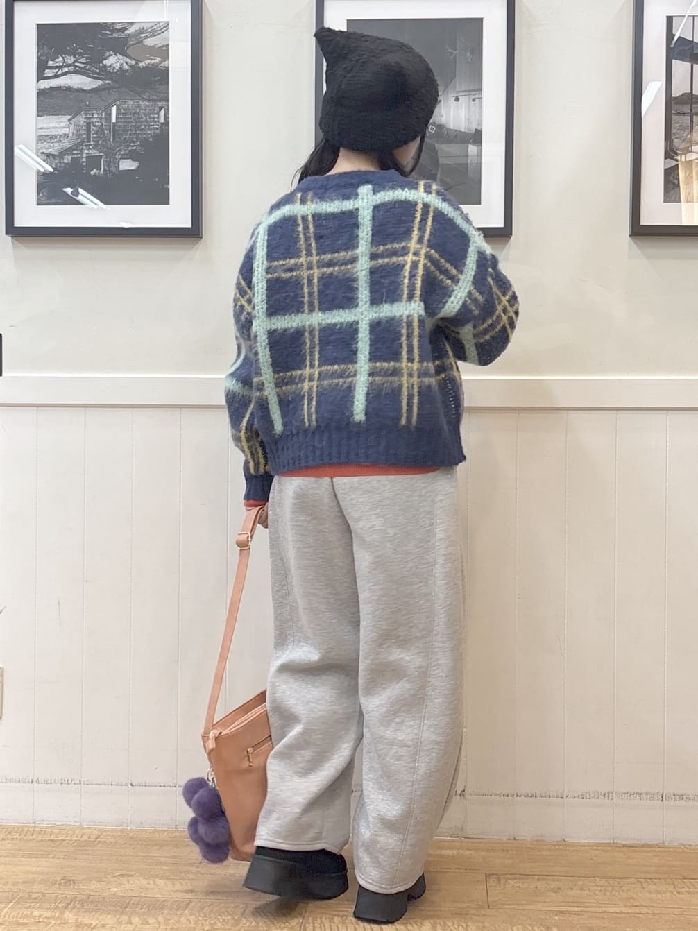 ゆうさんの「SHOO･LA･RUE｜【S-LL】女性らしさ漂う ふわふわチェック柄ニット」を使ったコーディネート