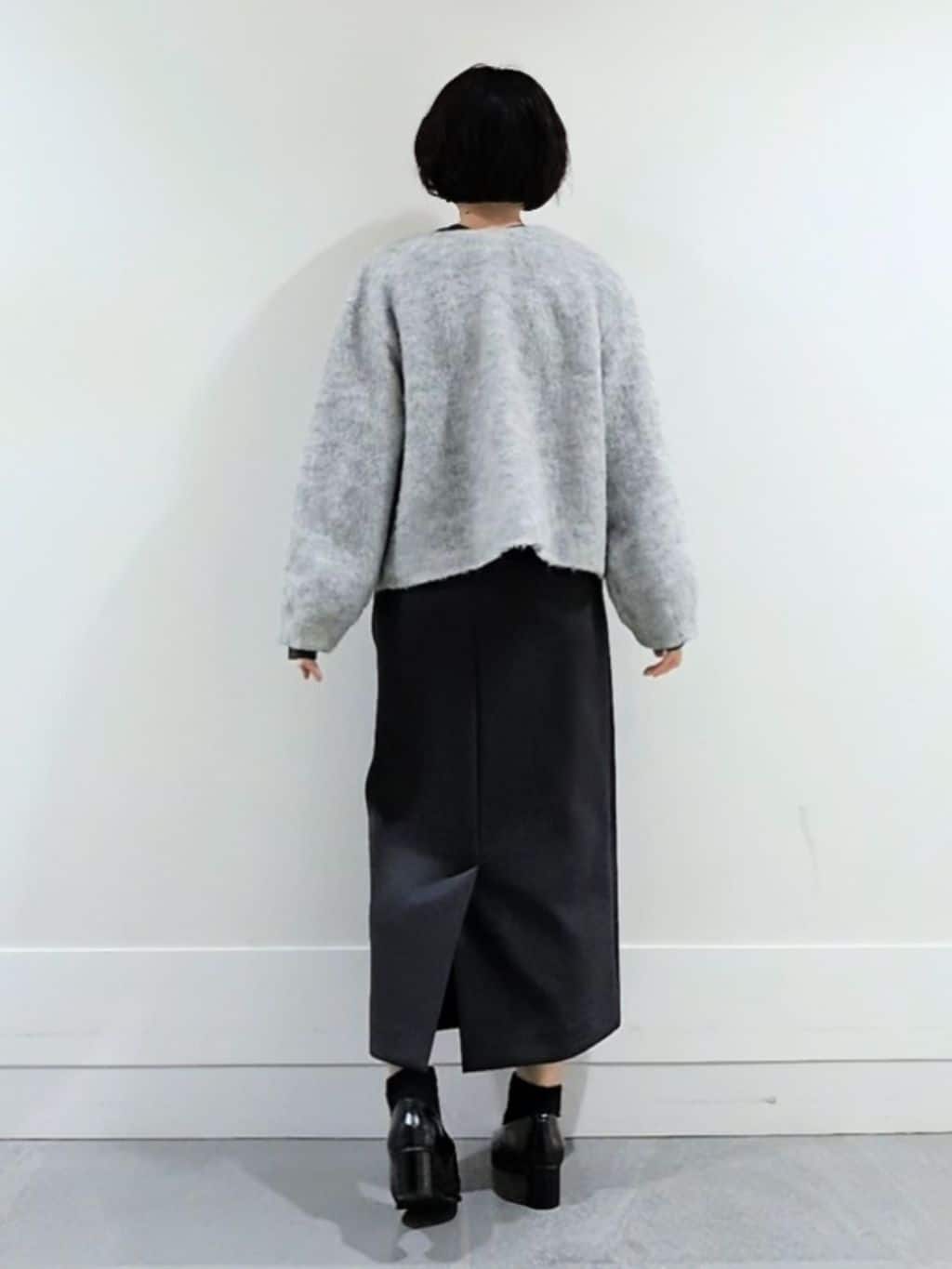 ミズタさんの「UNTITLED｜【ジャケット風/メタルボタン】アルパカ混シャギーカーディガン」を使ったコーディネート