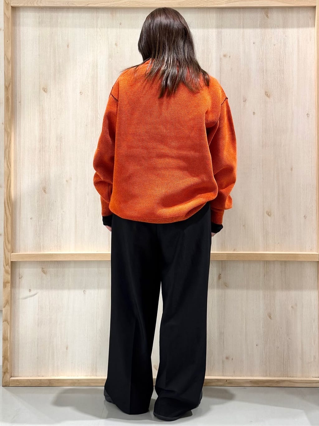 nanaさんの「THE SHOP TK｜【大人の上品カジュアルを叶える】ハグするニット 洗濯機OK／6色展開」を使ったコーディネート