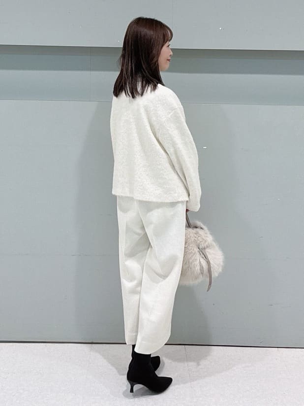 makiさんの「UNTITLED｜【ジャケット風/メタルボタン】アルパカ混シャギーカーディガン」を使ったコーディネート