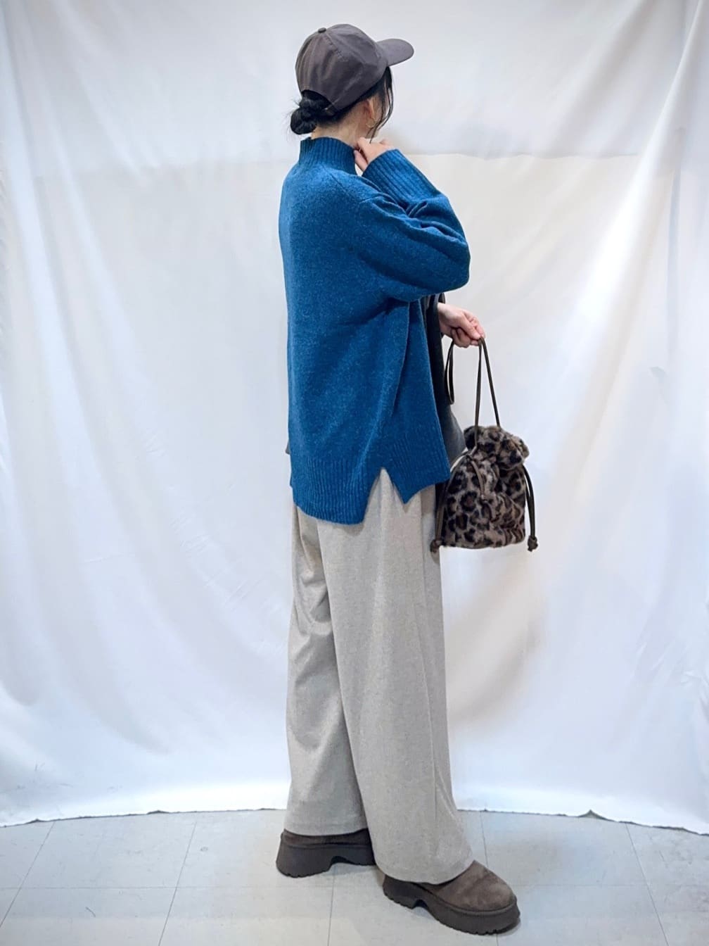 𝐇𝐢𝐫𝐨𝐦𝐢さんの「SHOO･LA･RUE｜【S-LL】ゆるシルエットな メランジタートルニット」を使ったコーディネート