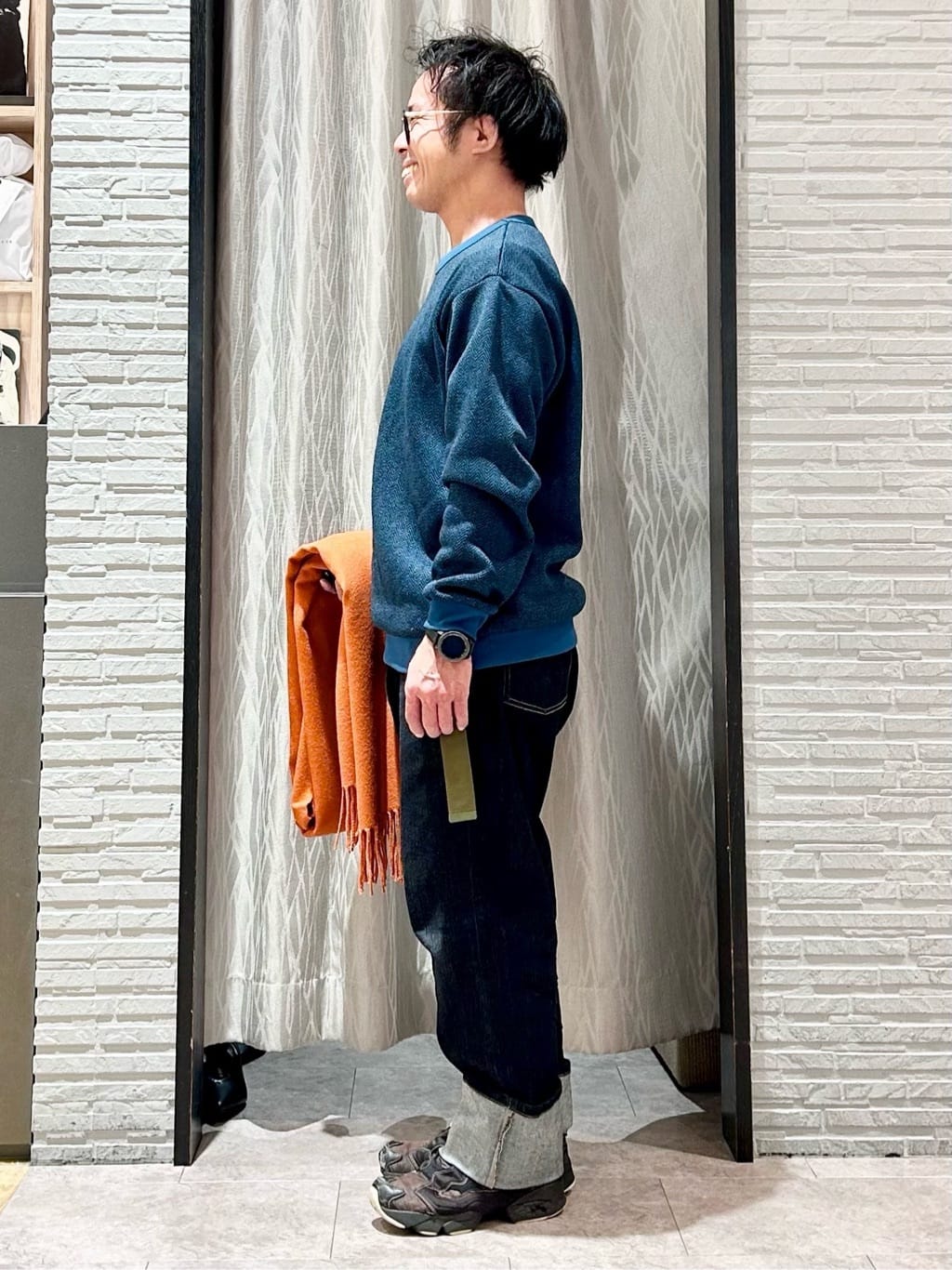 KENJI Iさんの「THE SHOP TK｜【裏起毛で暖かい】レトロフリーススウェット 洗濯機OK」を使ったコーディネート
