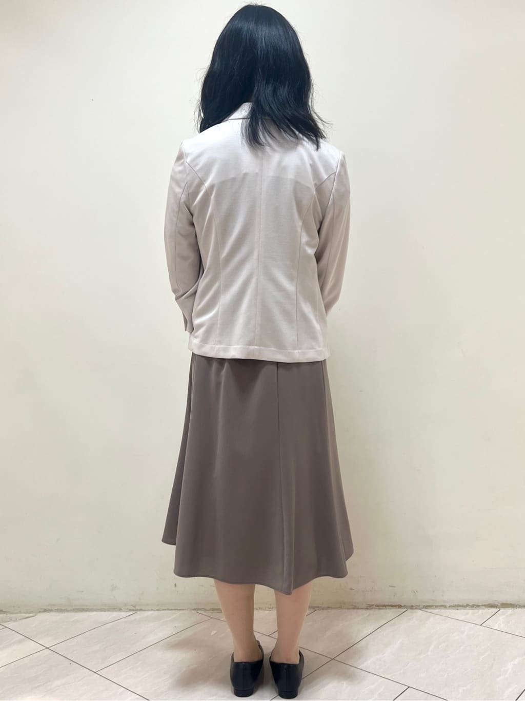 yanaさんの「Reflect｜【一枚着で着映え◎／ジャケットのインナーにも】フロント開きブラウス」を使ったコーディネート