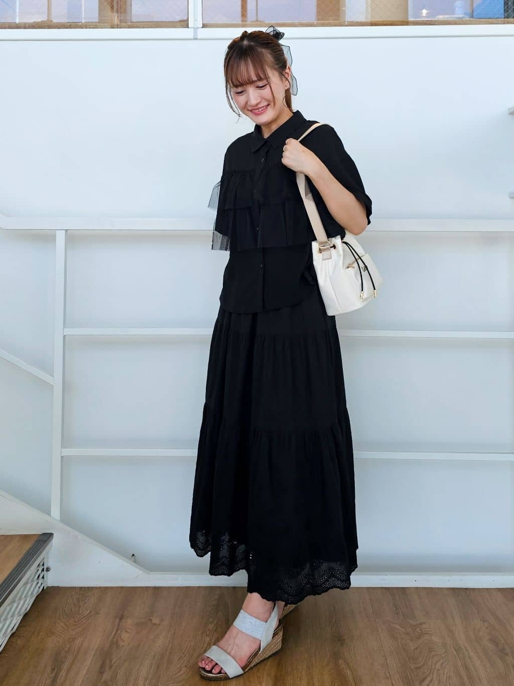 ゆゆさんの「SHOO･LA･RUE｜【S-LL】一枚でサマ見え チュールドッキングシャツ」を使ったコーディネート