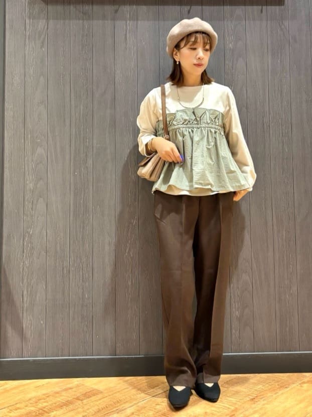 meiさんの「SHOO･LA･RUE｜【洗濯機可/S-LL】1枚で華やか フリルドッキングトップス」を使ったコーディネート