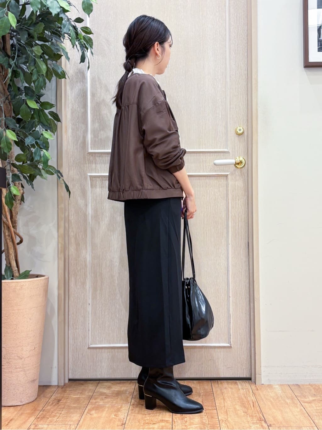 なみさんの「SHOO･LA･RUE｜【S-LL】寒暖差のある時期に 大人上品なシアーブルゾン」を使ったコーディネート