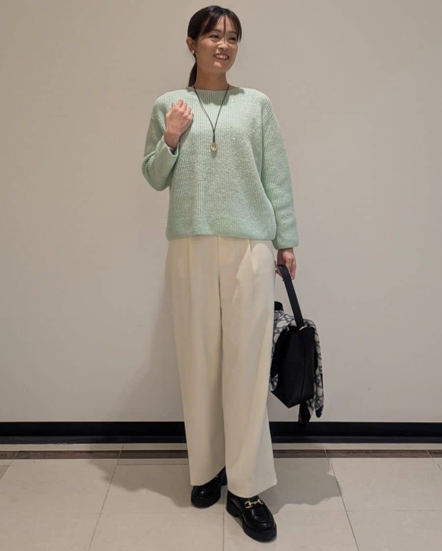mikiさんの「COUP DE CHANCE｜◆【手洗い可】スパンコール付ニットトップス」を使ったコーディネート