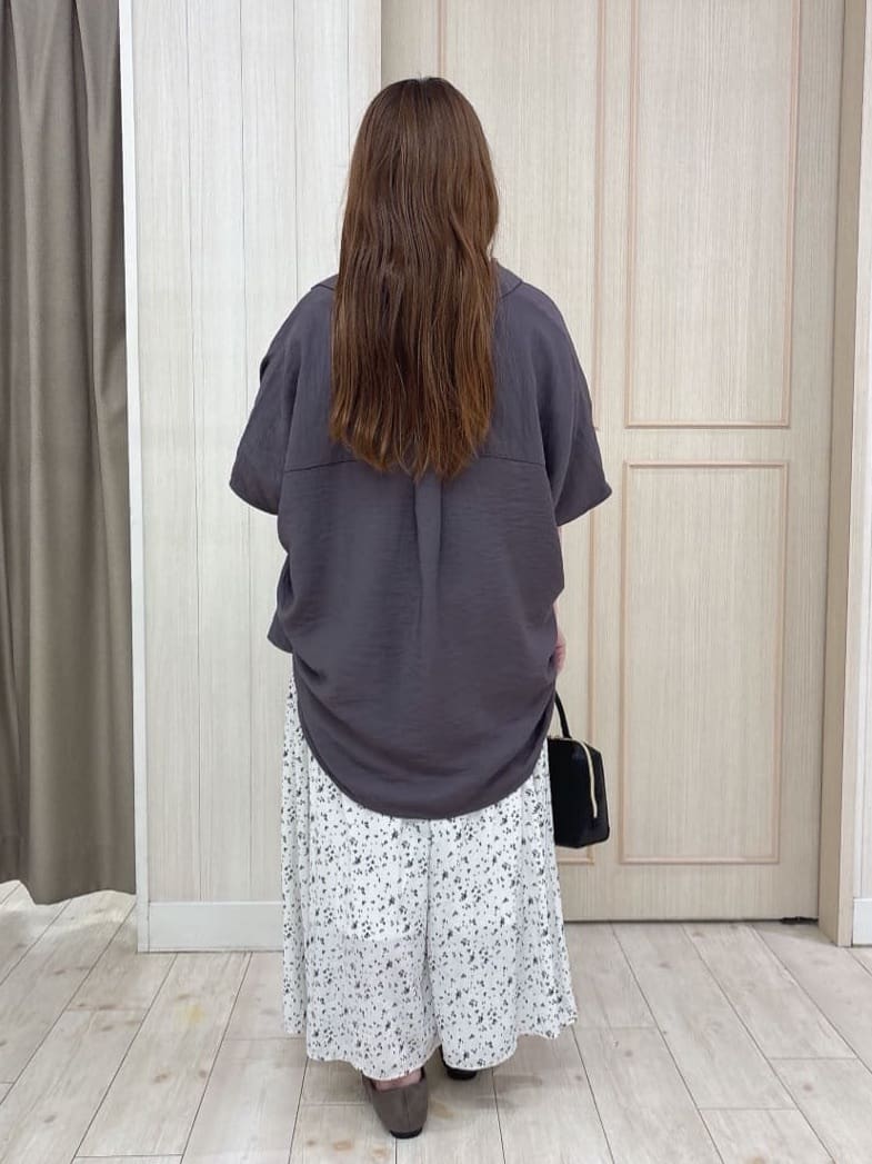 AMI55さんの「SHOO･LA･RUE｜【洗える/S-LL/5分袖】1枚でも羽織としても。さらさらドレープシャツ」を使ったコーディネート