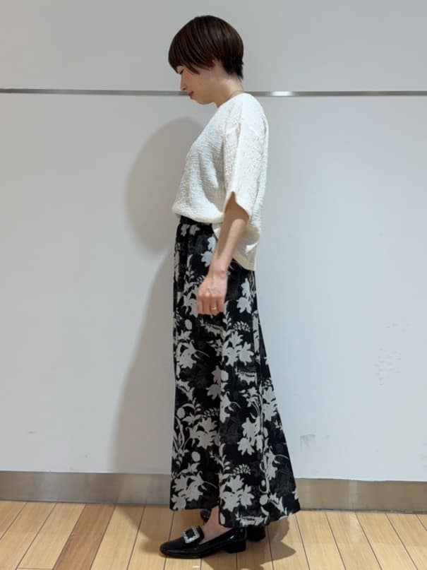あやさんの「UNTITLED｜【丸首/Tシャツ風/短丈】シャギースリーブ ポンチカットソー」を使ったコーディネート